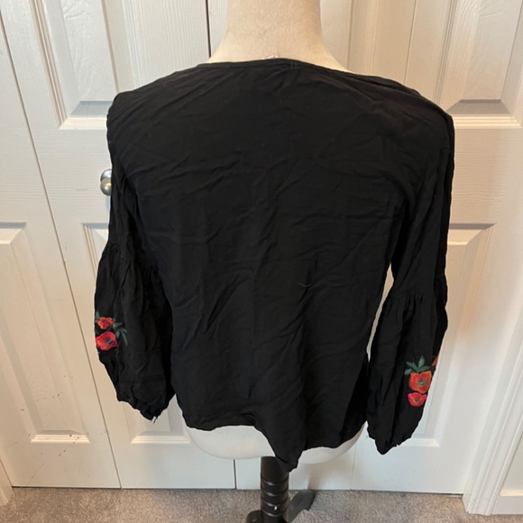 Luna Moon size M embroidered top - Picture 6 of 12